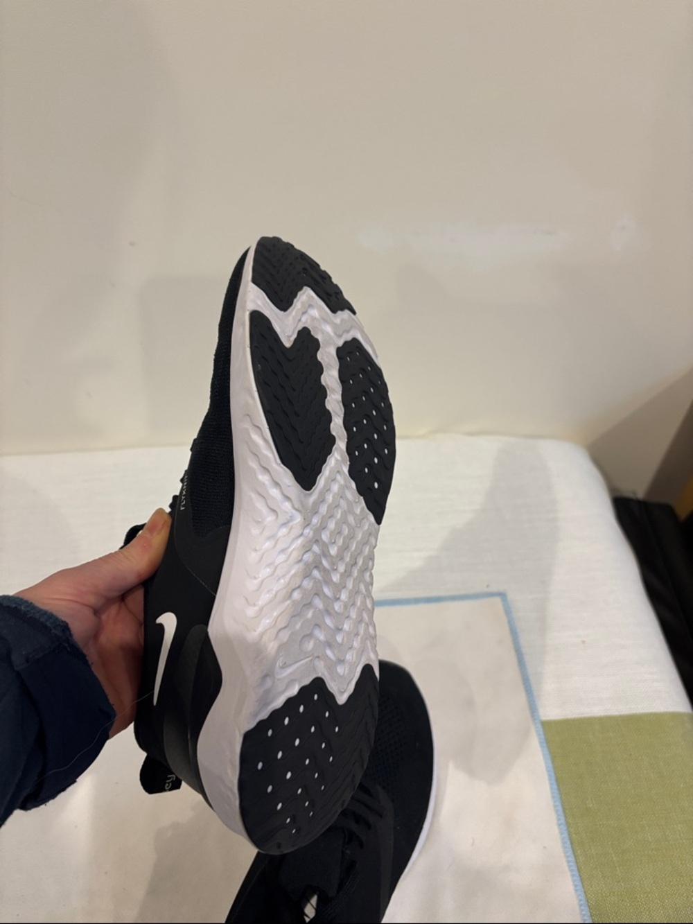 Nike Black White Athletic Women’s Running Shoes - Picture 5 of 5